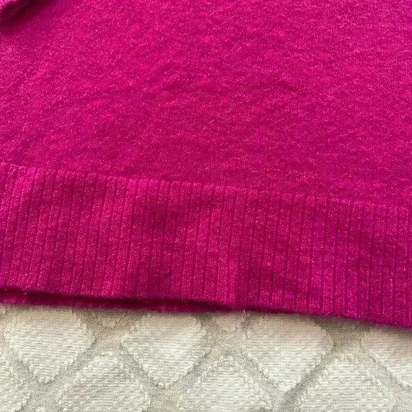 J Crew Hot Pink Wool Knit Crew Neck Womens Sweater sz M - Picture 2 of 11